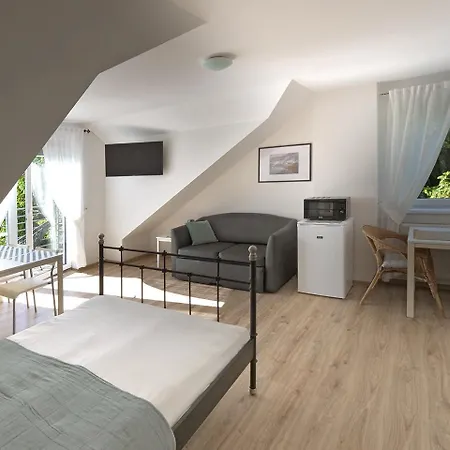 Liliowa 3* דאובקי